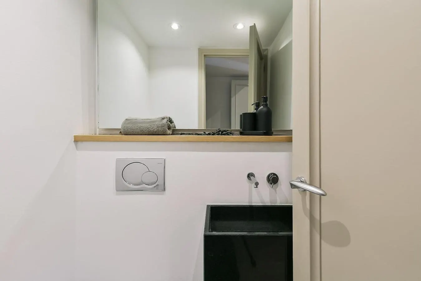 Rama - 3 Bedrooms And Terrace In Sant Gervasi Barcelona 0*,  Španělsko