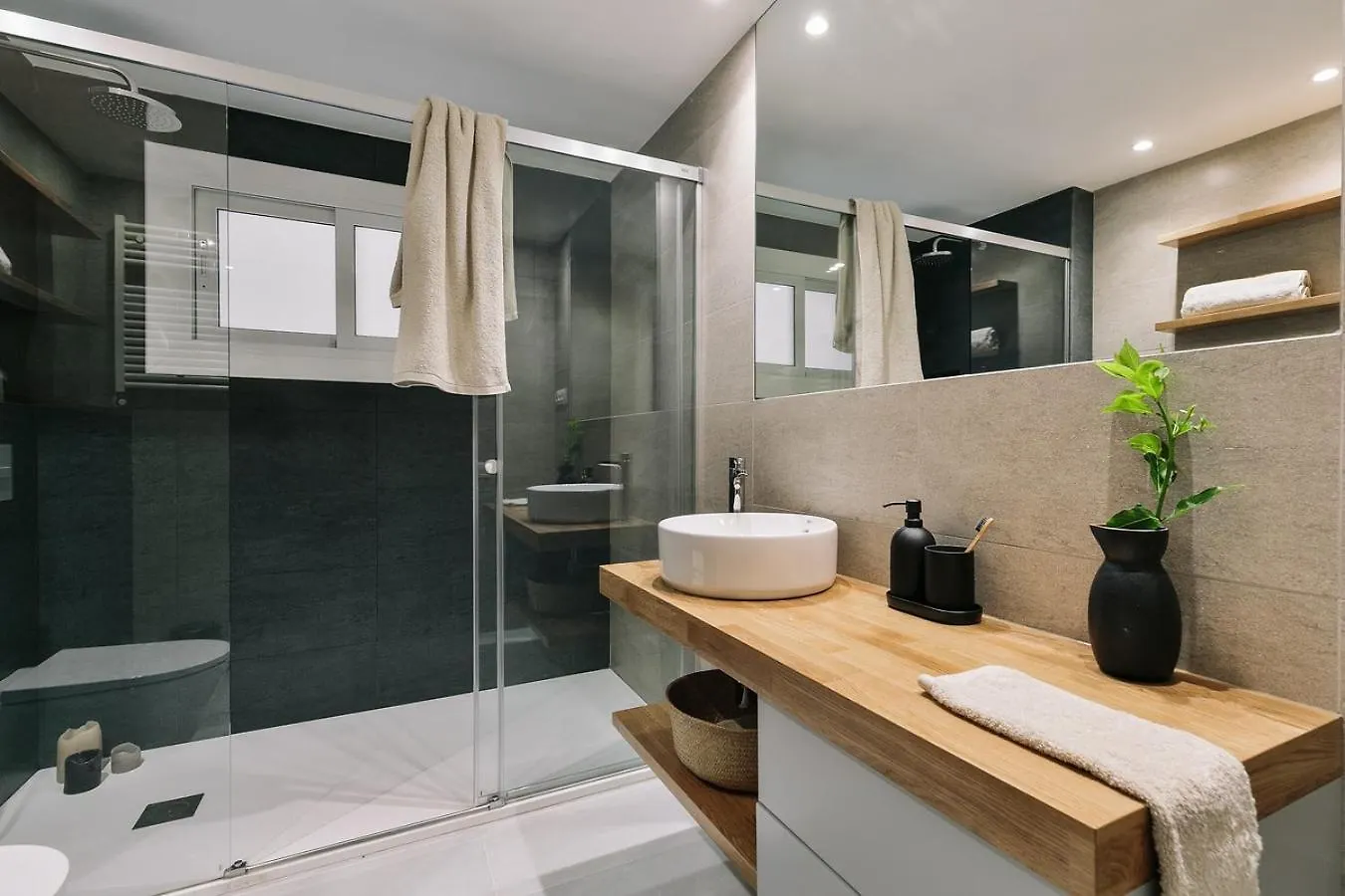 Rama - 3 Bedrooms And Terrace In Sant Gervasi Barcelona Apartamento